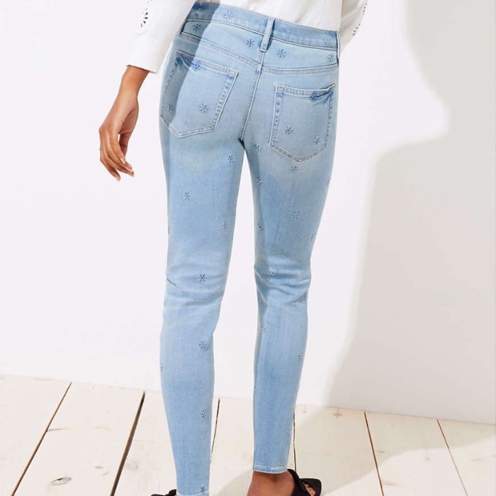 Loft Daisy Flower Embroidered Skinny Jeans - Picture 2 of 8